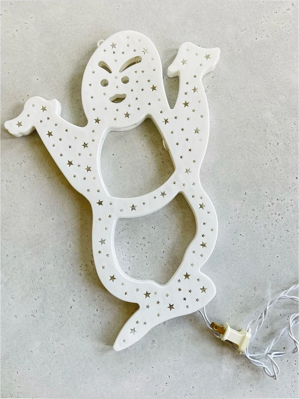 Vintage Ghost Halloween Wall Mounted Plug-In Wall Light White Plastic Spooky